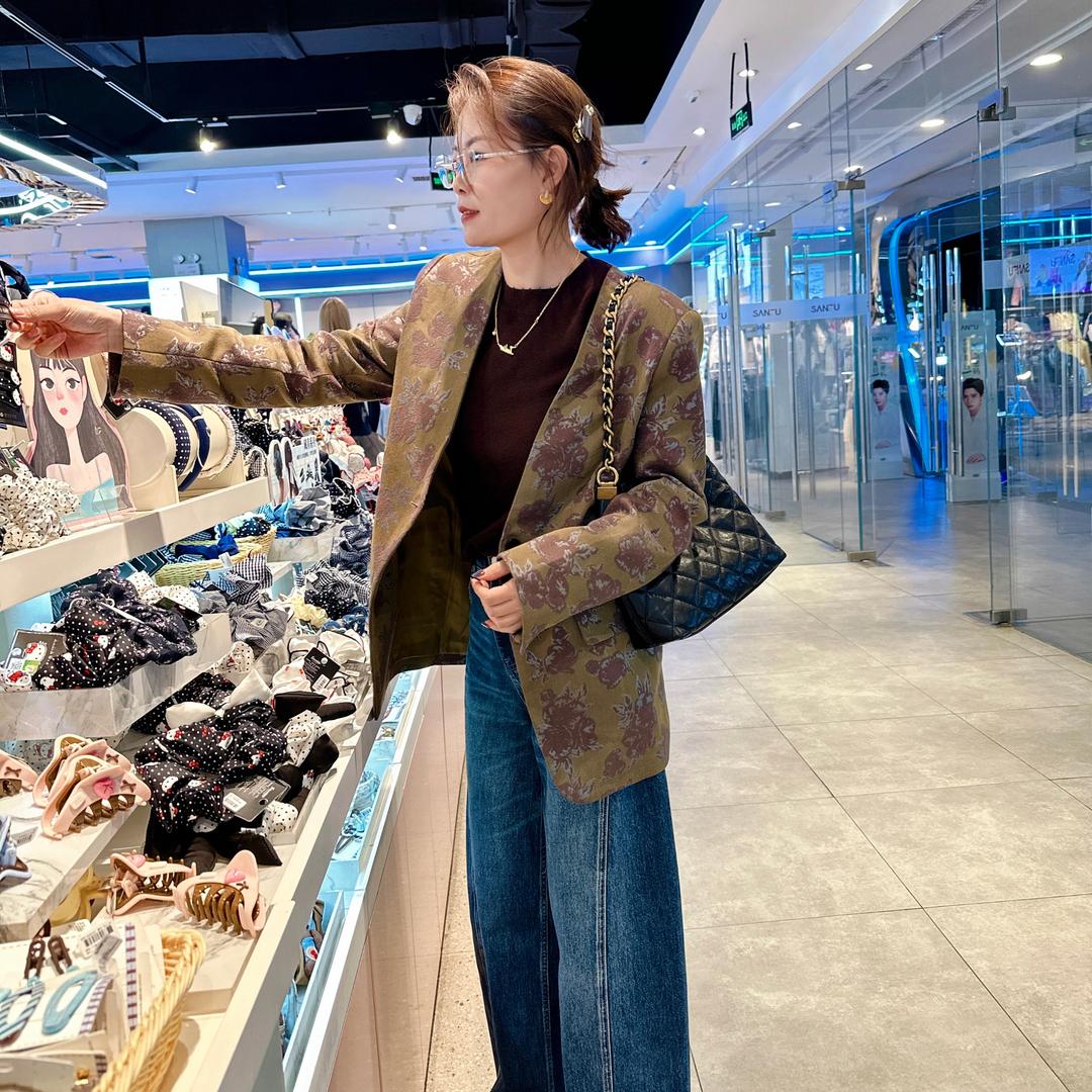陈顺顺👗ZIHE
