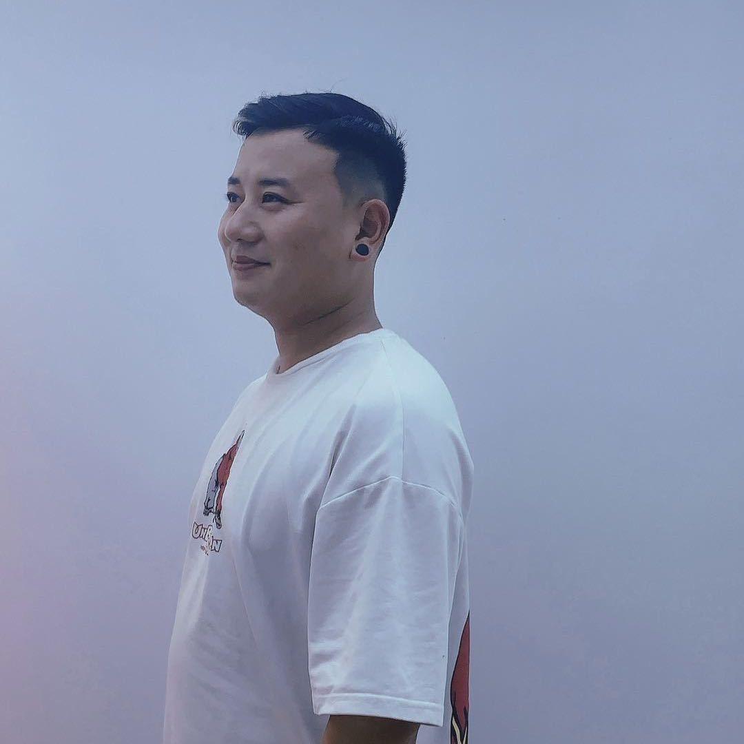 陈朋男士理发馆官方号