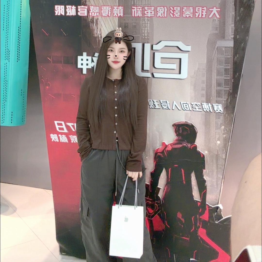 六福珠宝-秀平（厦门海沧天虹店）