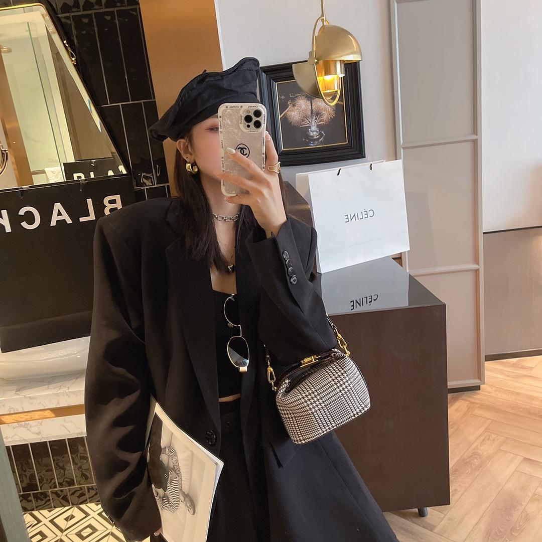 Kazrvna 轻奢定制手工编织包