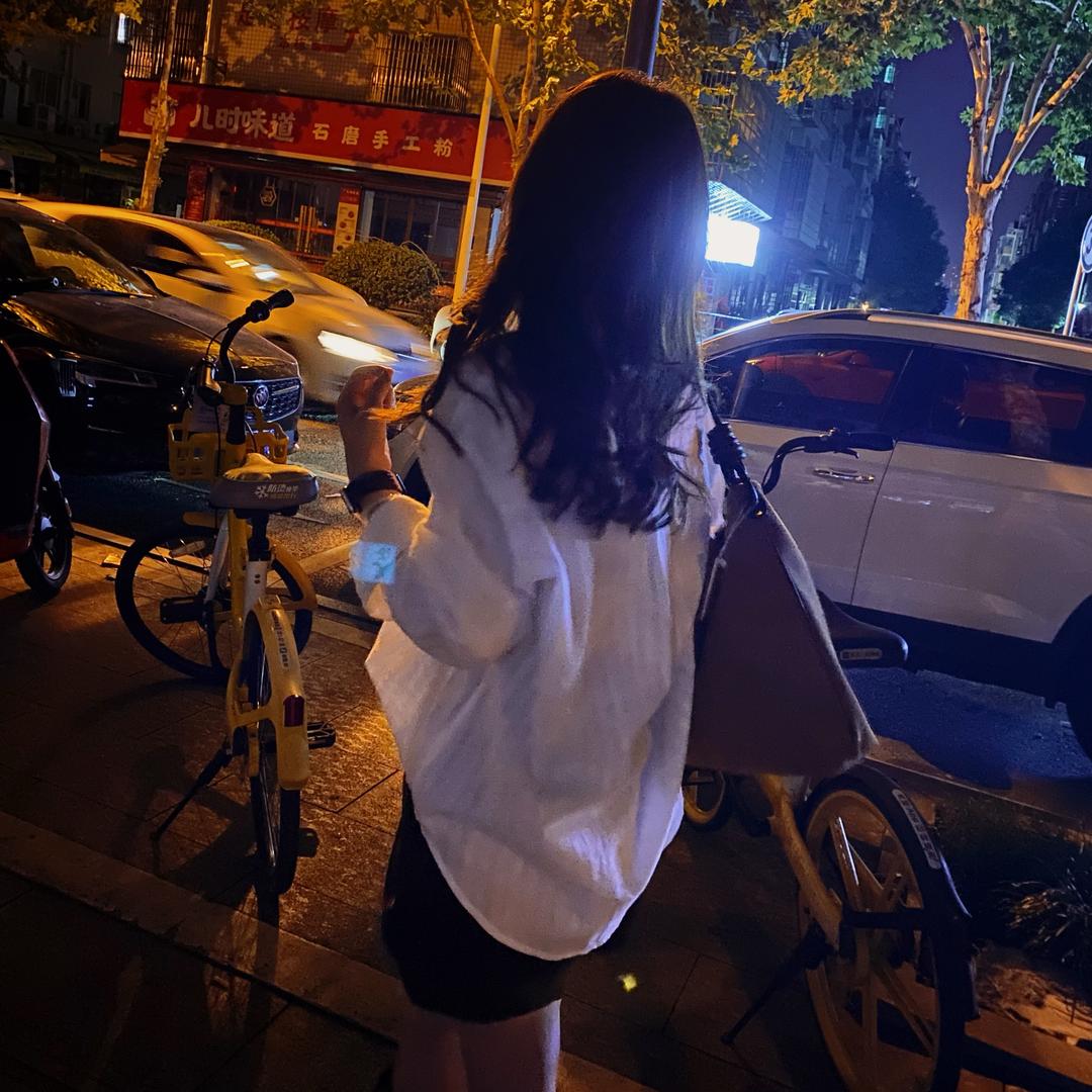 贰一女装店