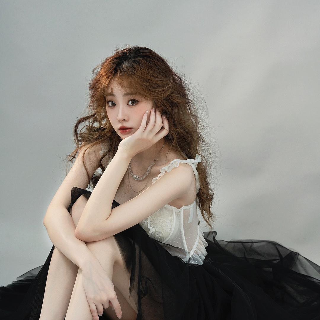 鸿潇精品羽绒服姐妹装