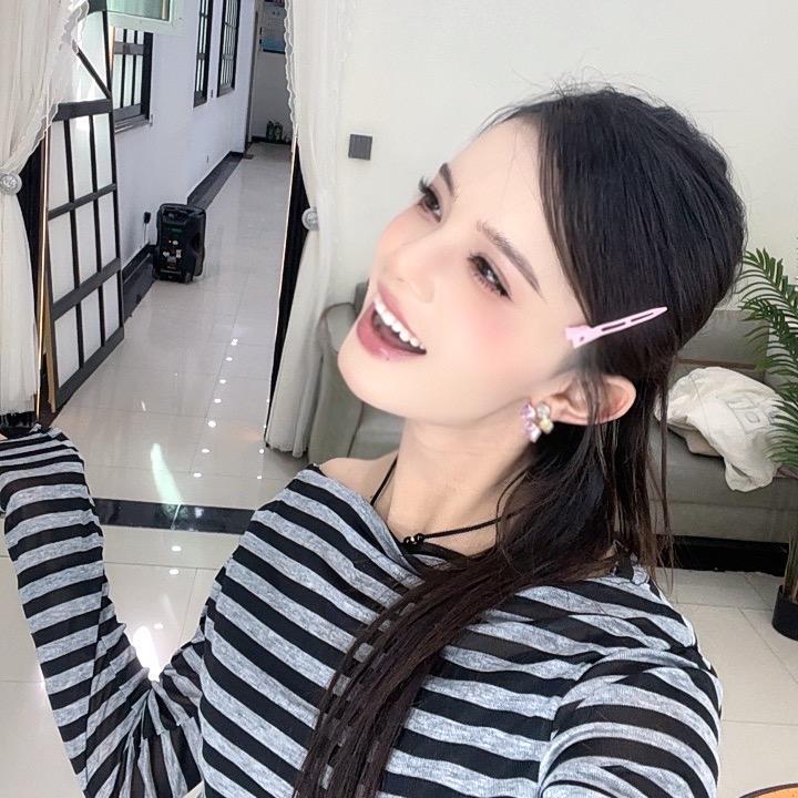 卖衣服和美甲师.❤️