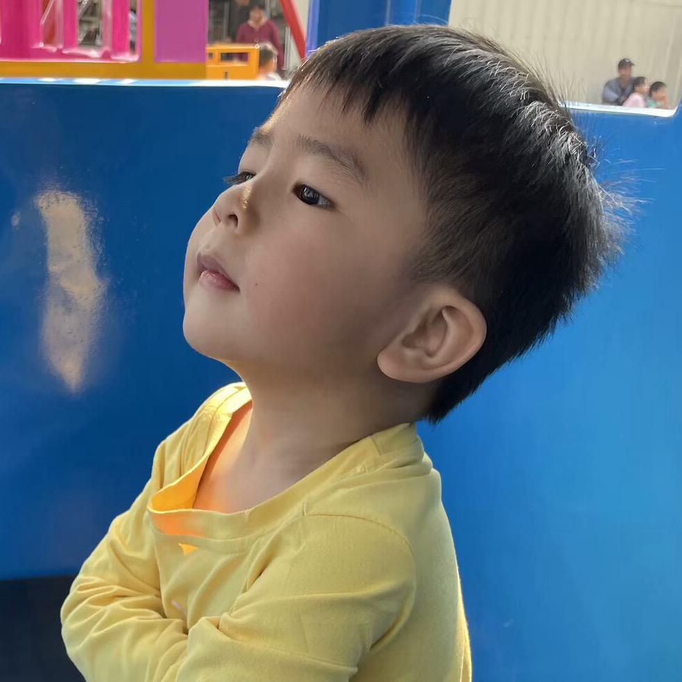 睿阳小朋友