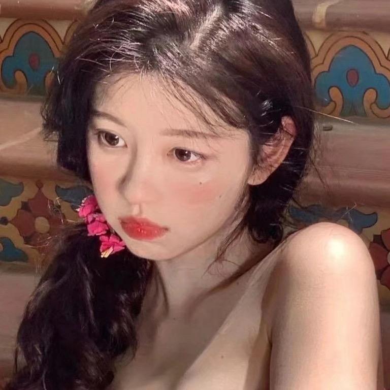 吊带崩了👙