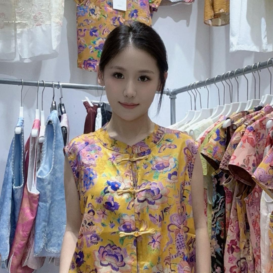 华丰禾颜服饰