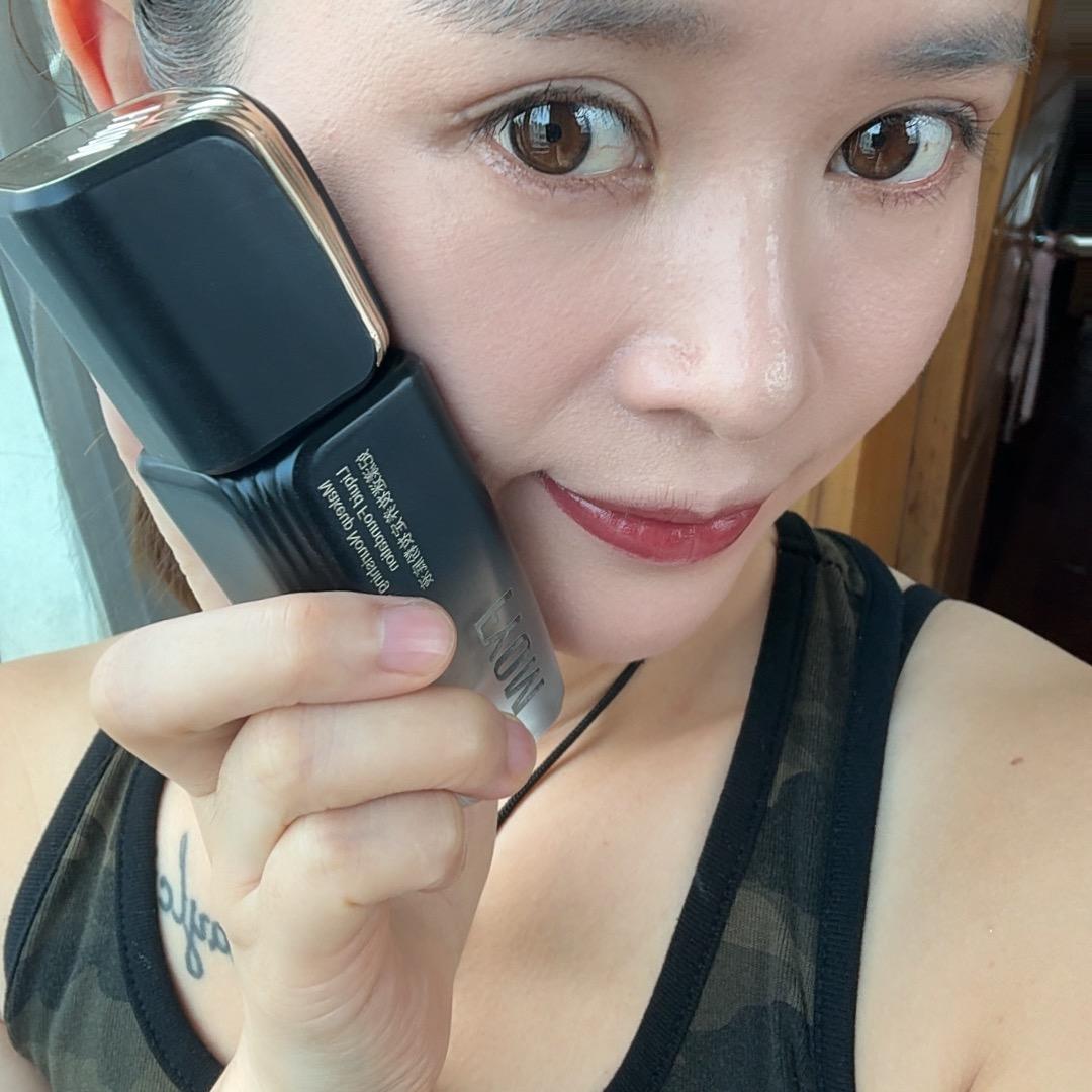 妃漾迷不脱妆粉底液，