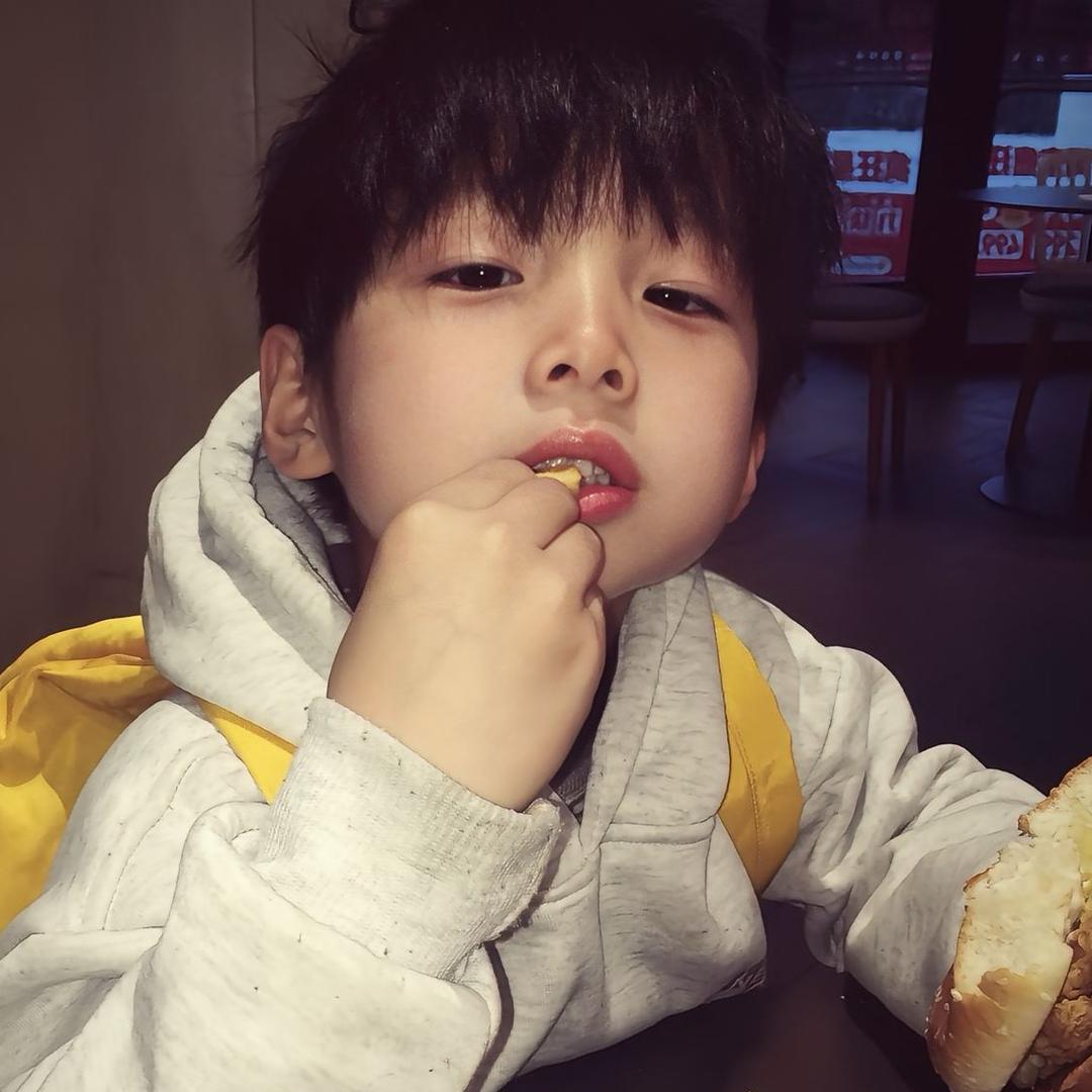 每天都早睡