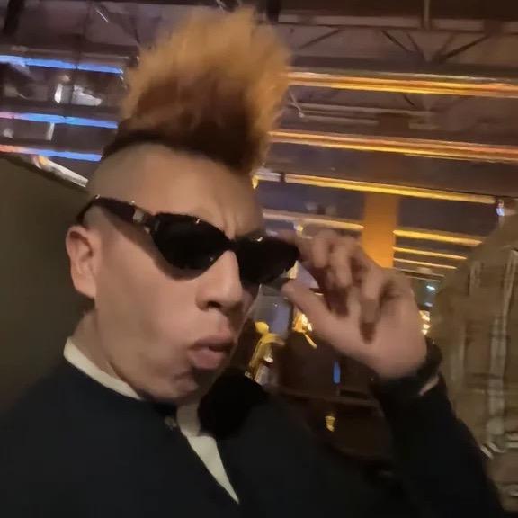 恐龙扛浪