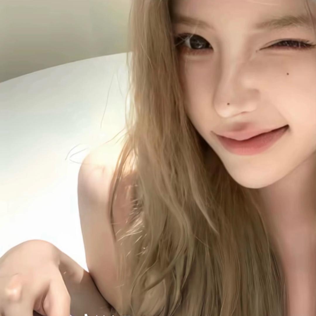 •  情 妹🖤