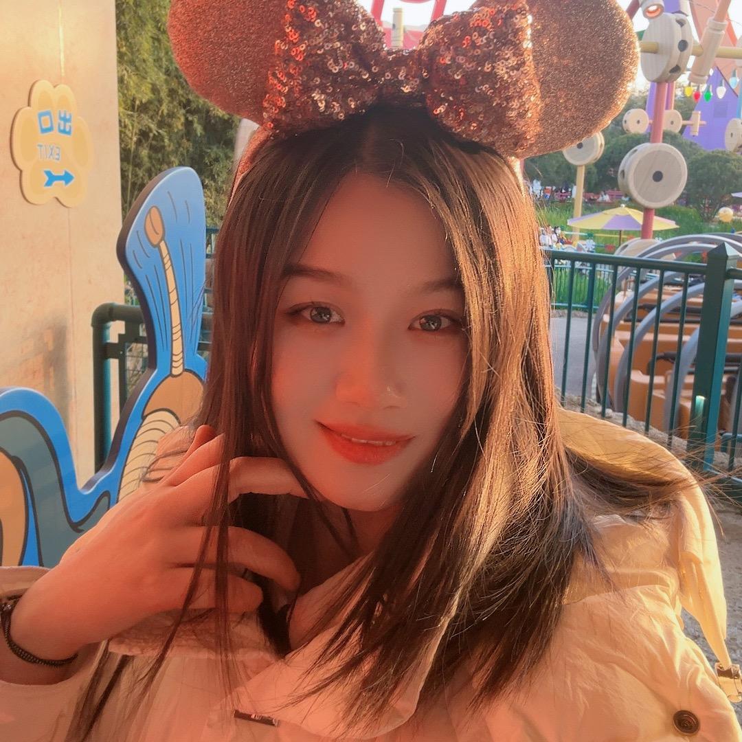 上海金融•张莉