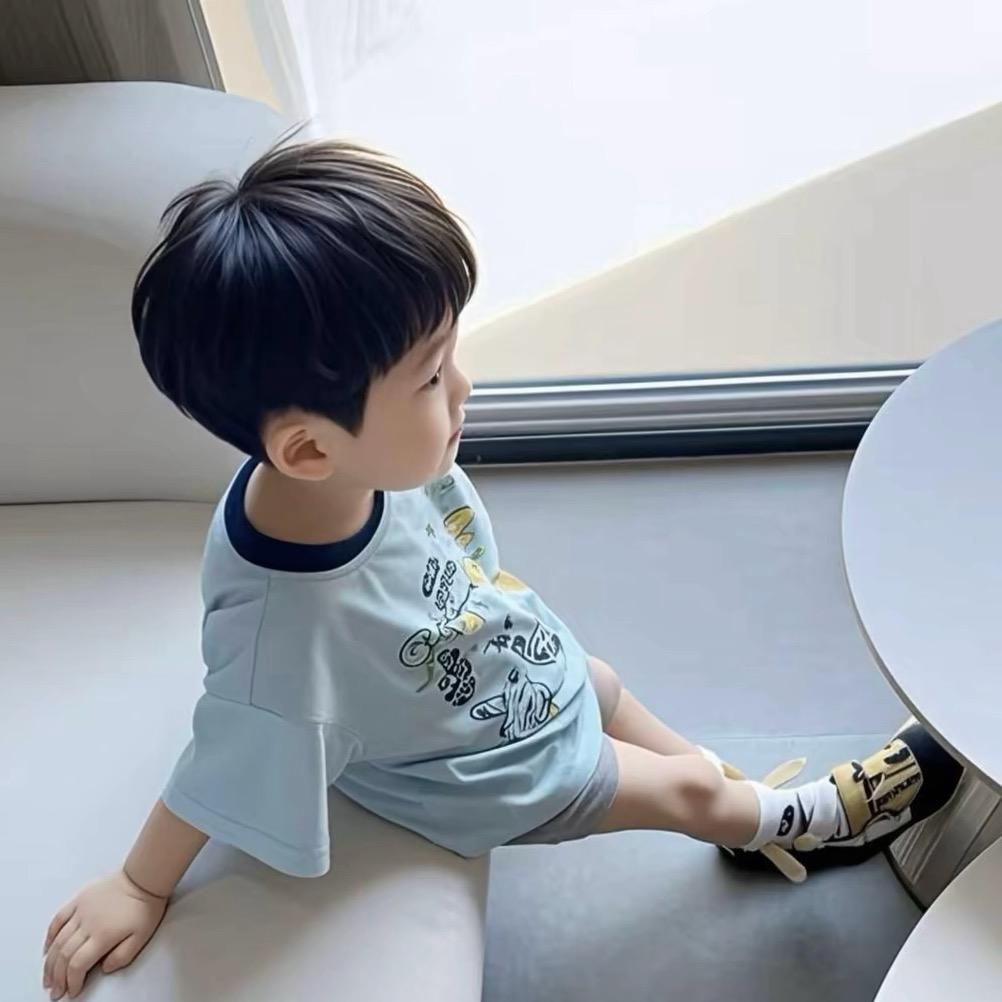 小林．．．