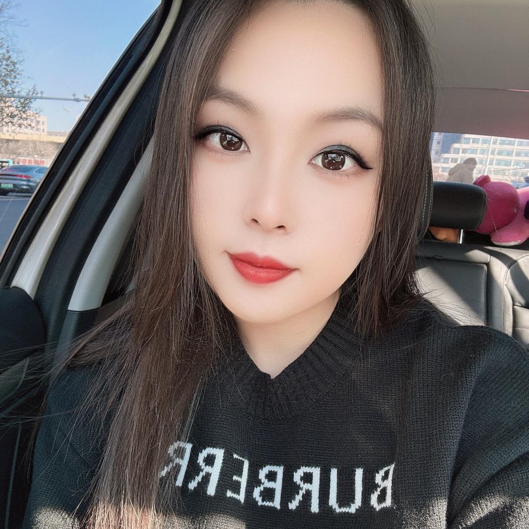 珊珊.