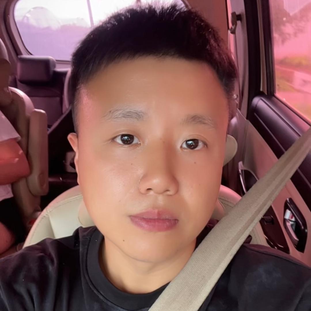 🌈做工作服的小杨哥