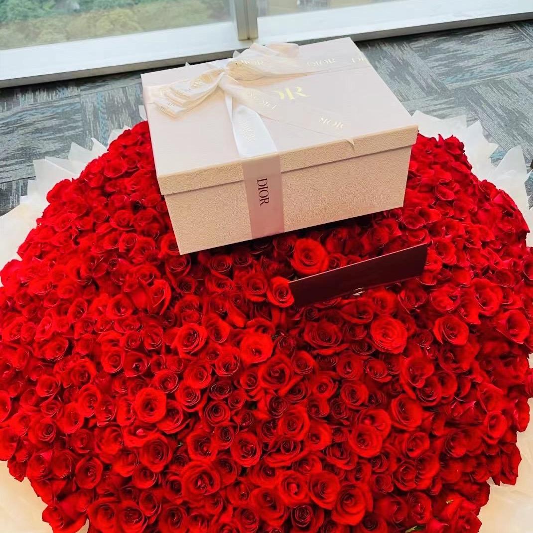 ……………………………………