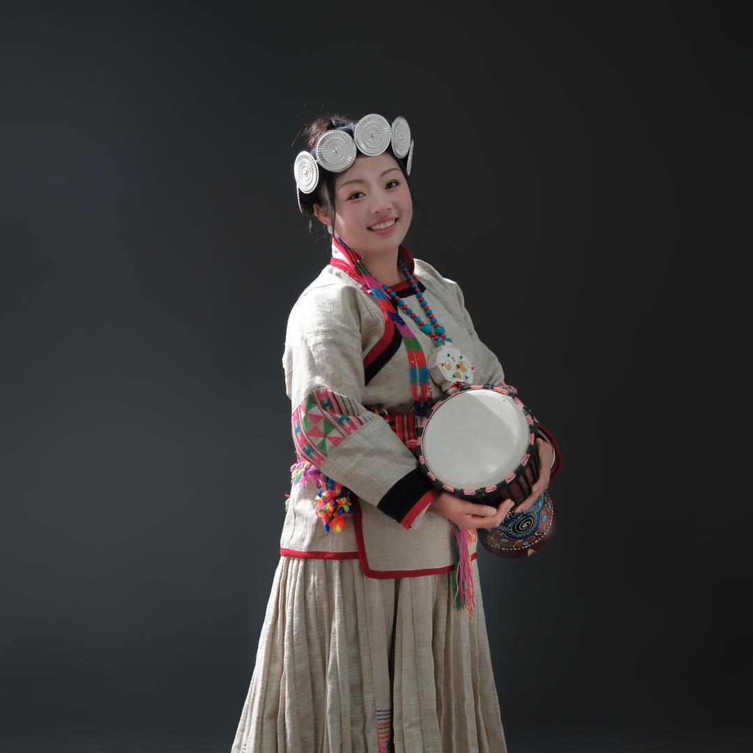 俄亚大村 次铃