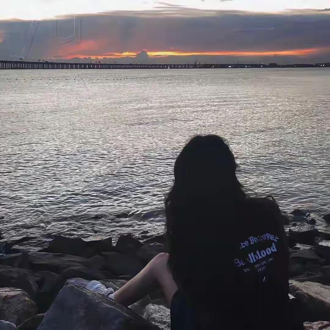踏着月光🌙