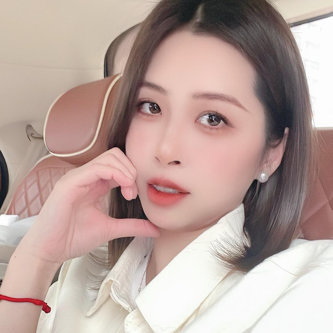 爱美丽的小露