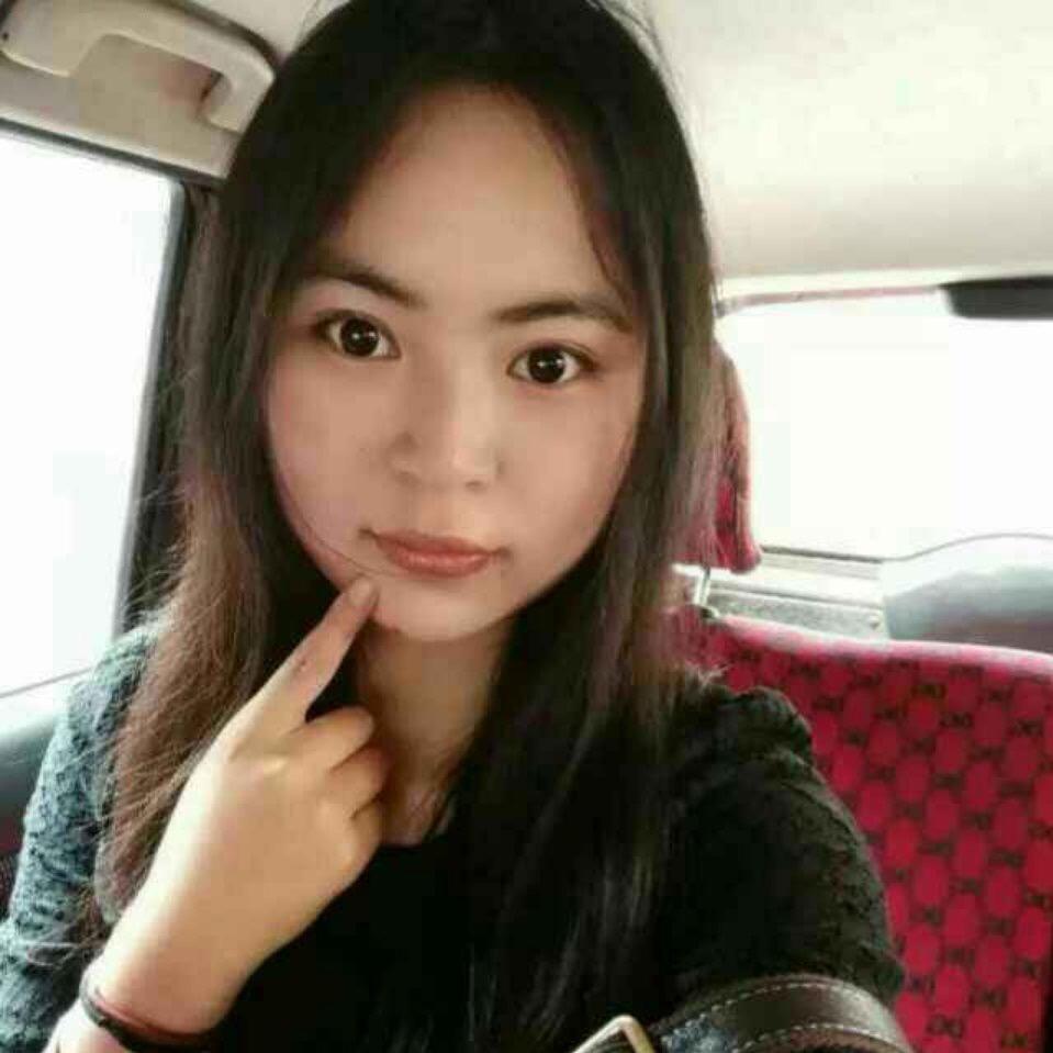 卖欧系日系卡车配件的小姐姐