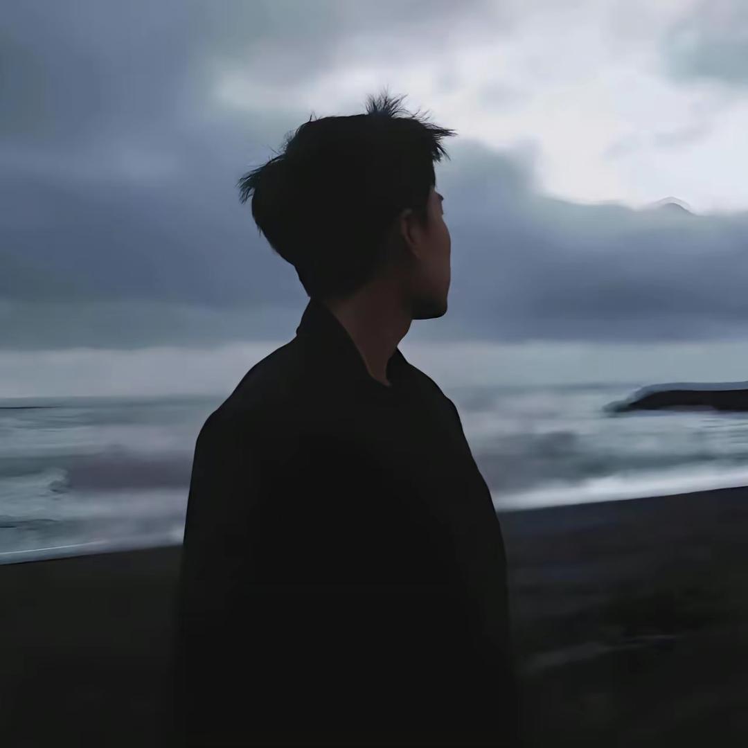 江鹤 .
