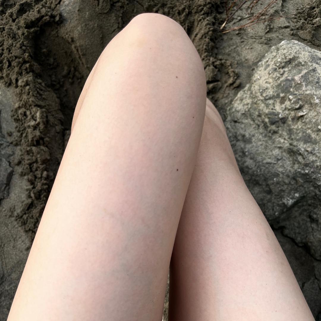 ~·