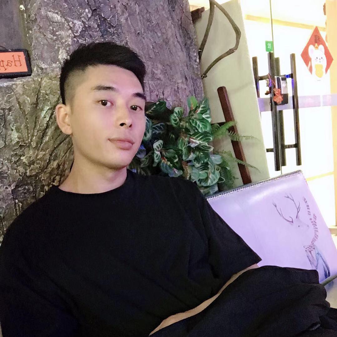 A、李家大公子😂