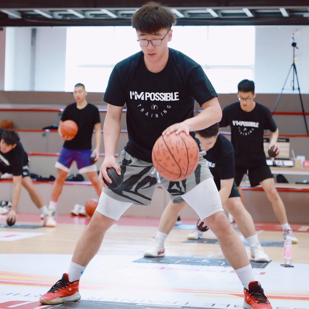 沈阳🏀训练师-高飞