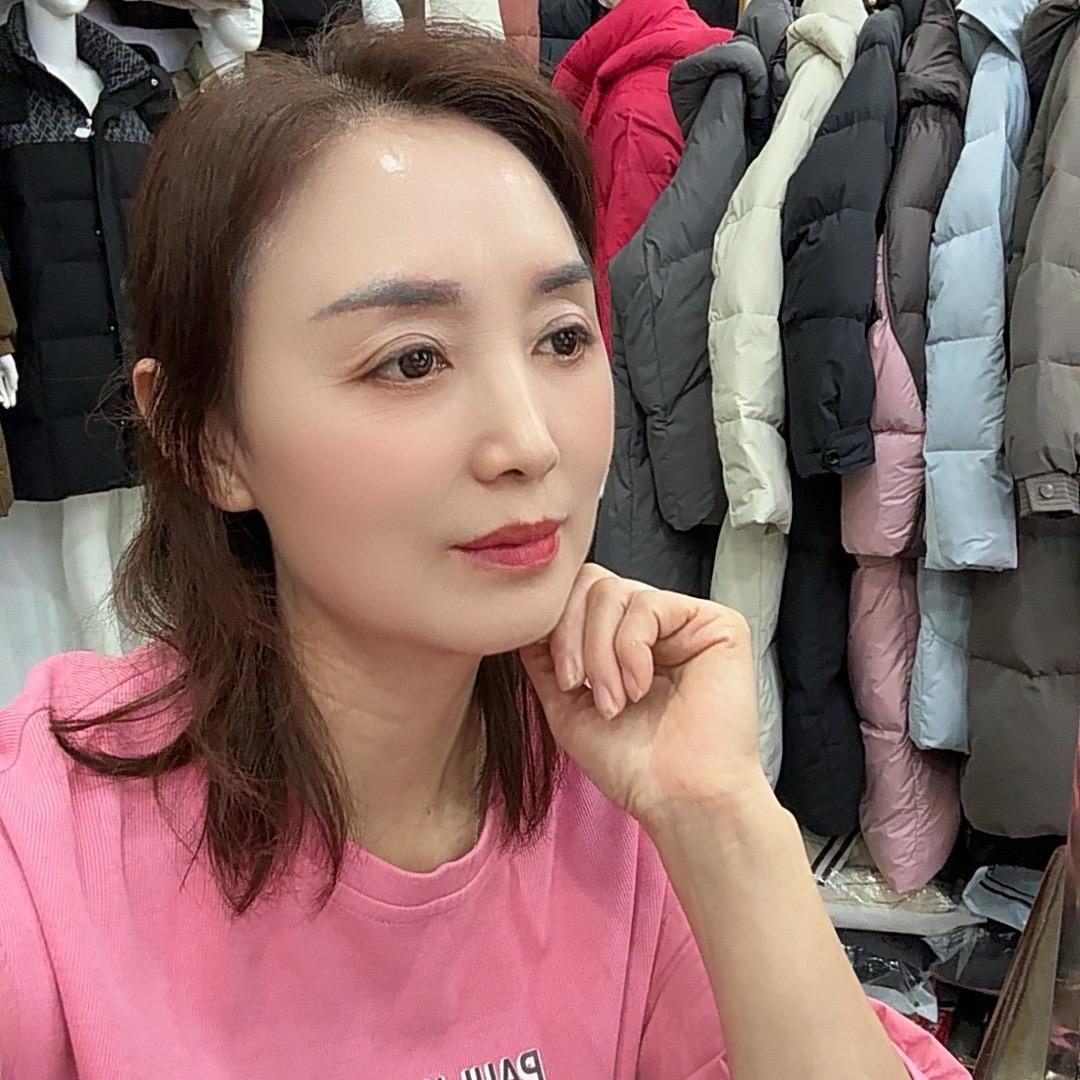 谷城陈艳琴羽绒服饰