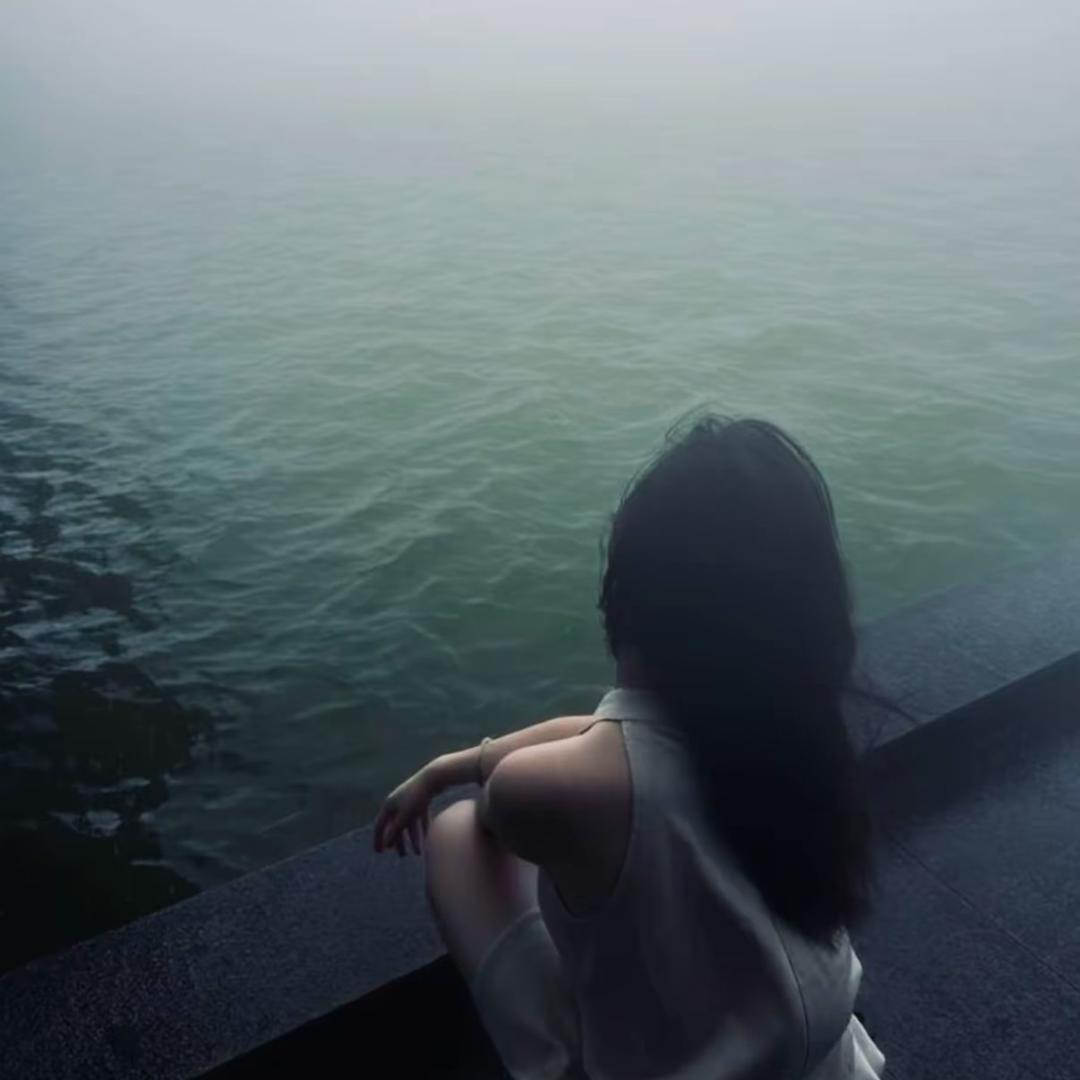 宅家听雨