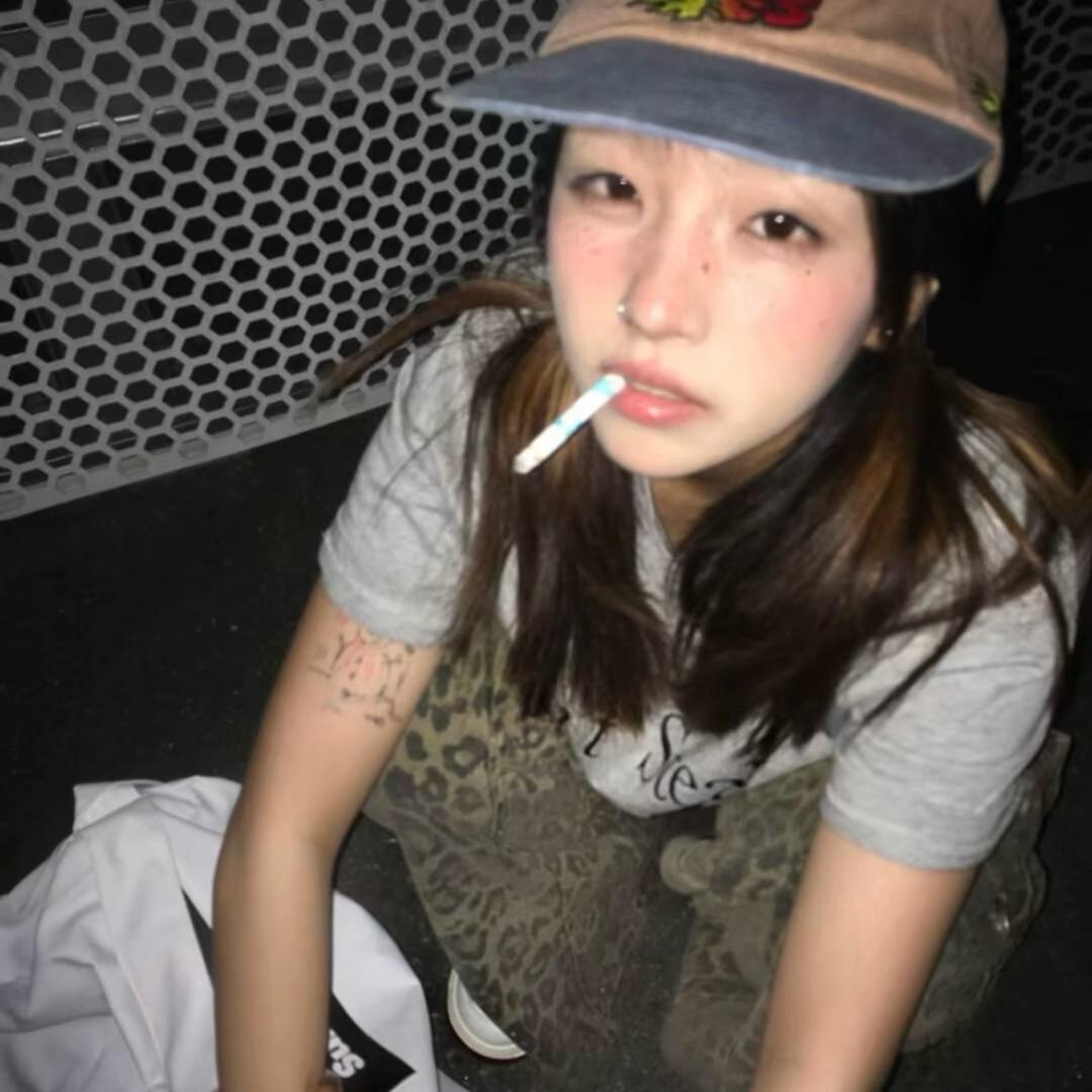 腼腆小女生