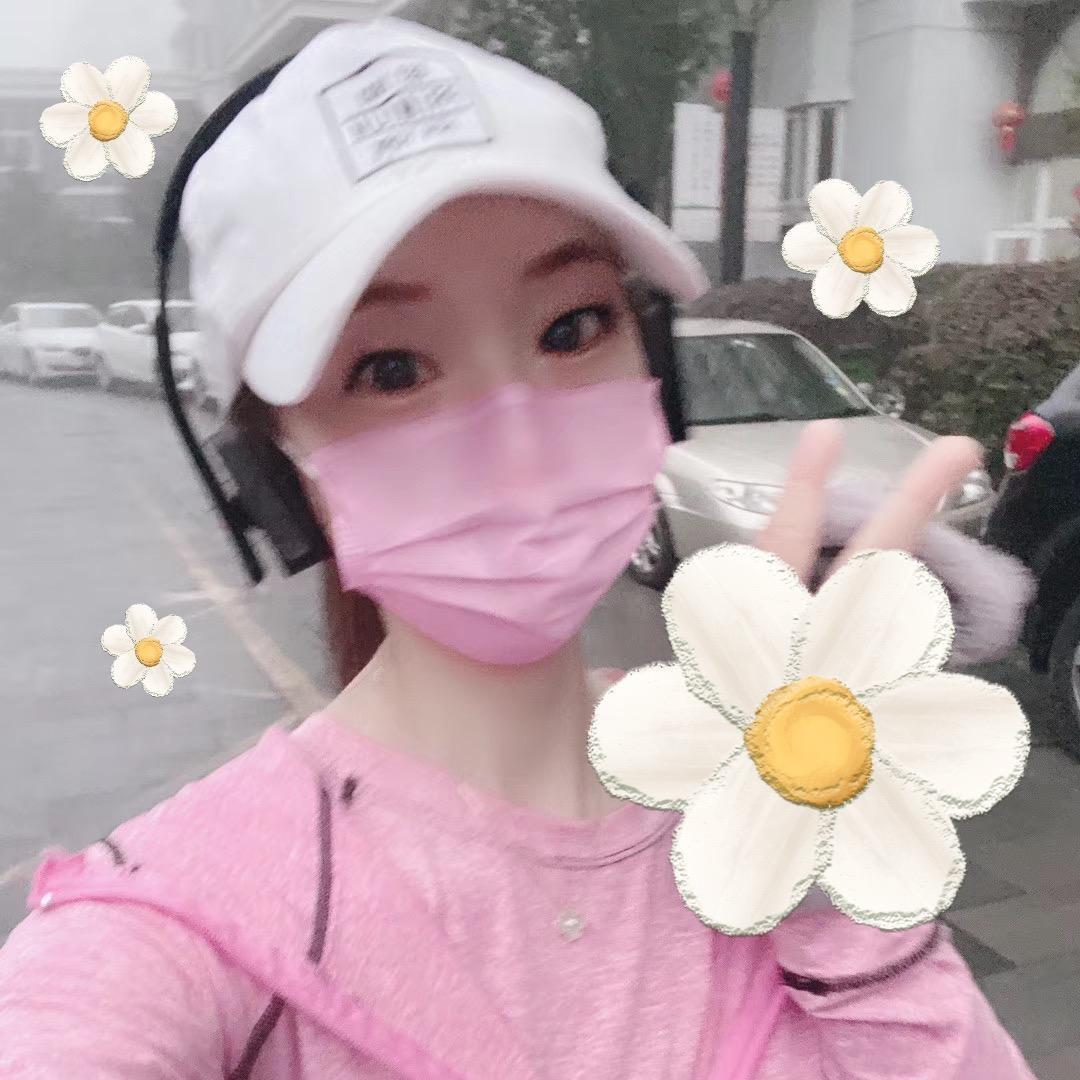 跑步小姐姐