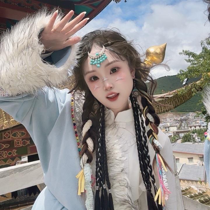 宏圣•柏贤府 李文静