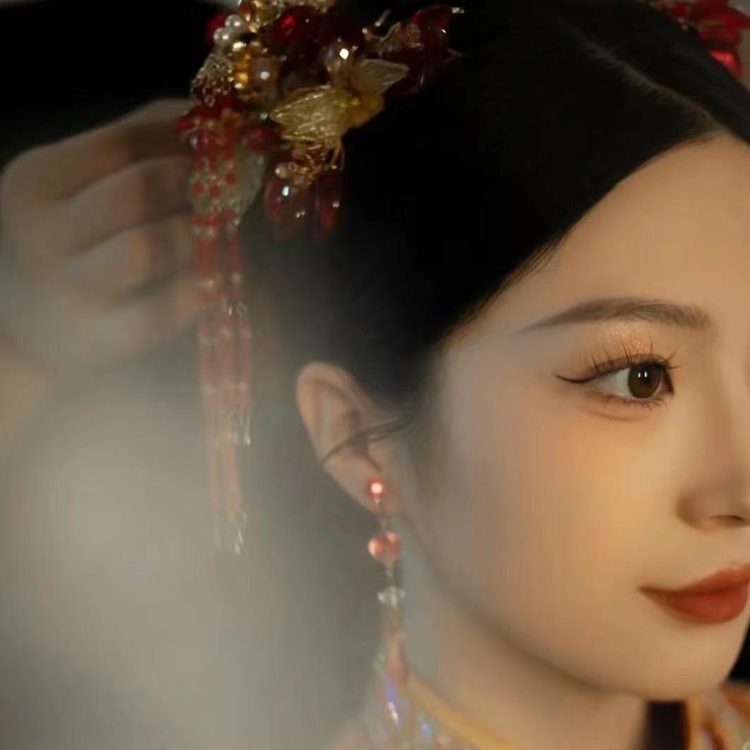 @一个随性的化妆师艾米
