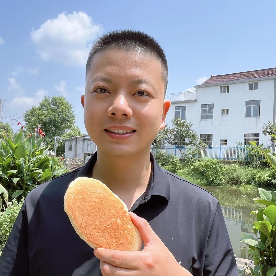 田螺姑娘托肚子粑