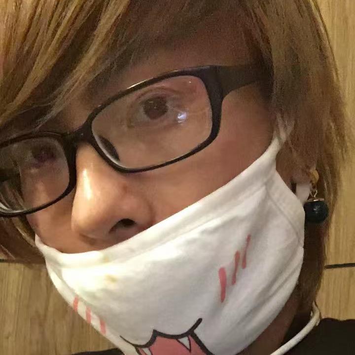 绿灯转眼变成红灯