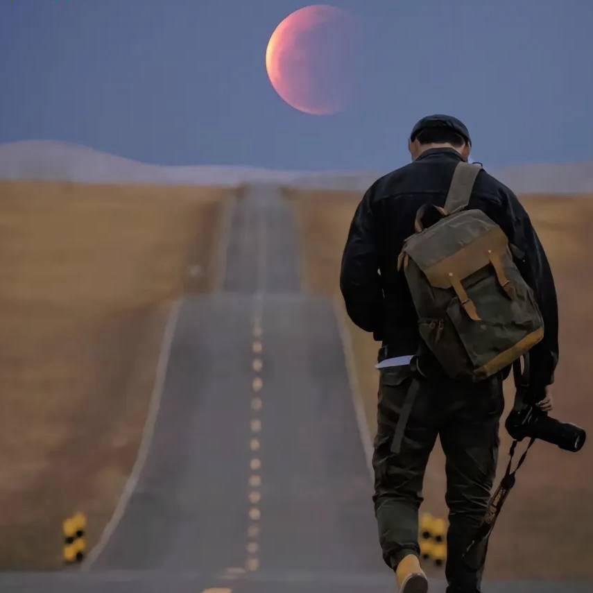 骑老奶奶闯马路