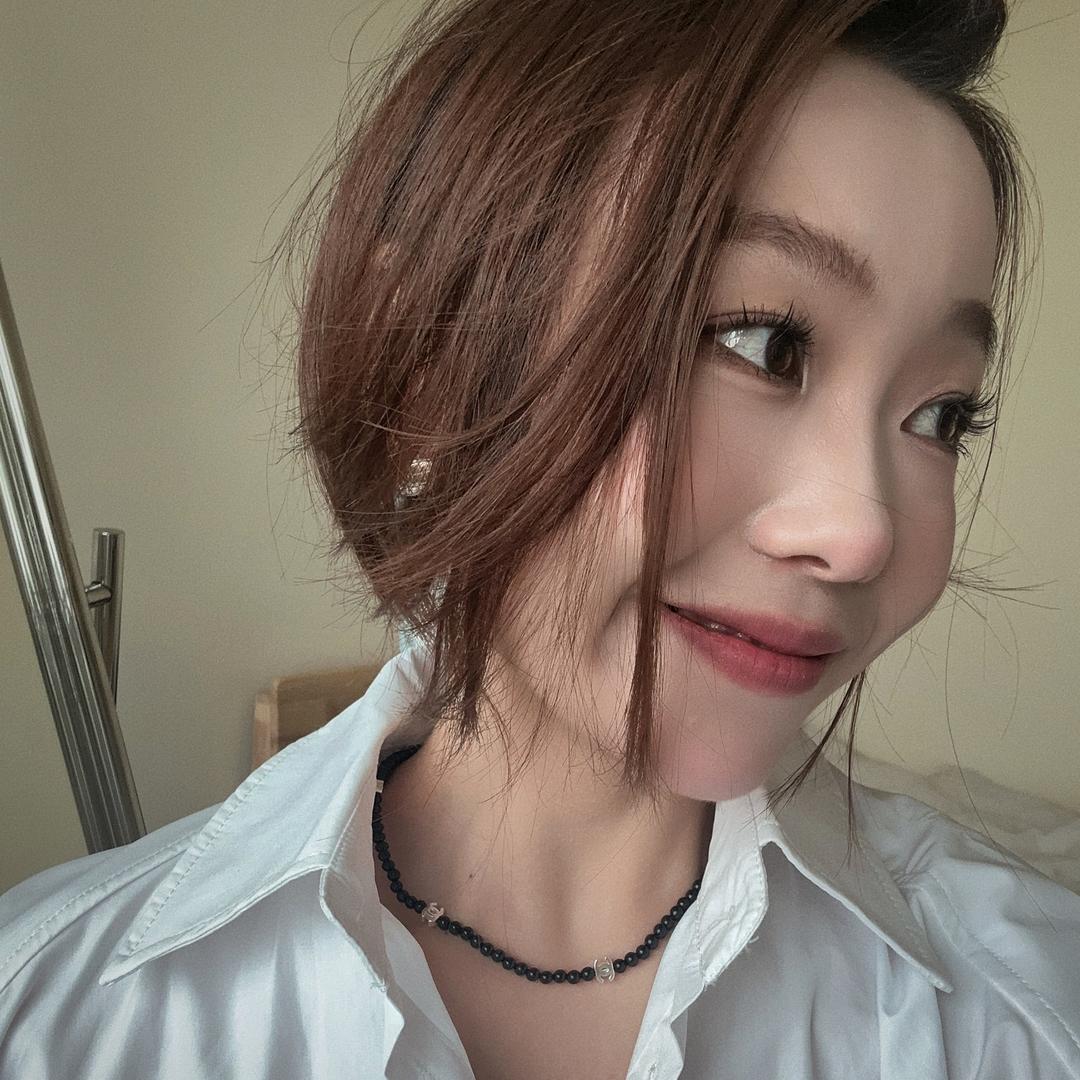 八个番茄服装店(是晓霞呀)