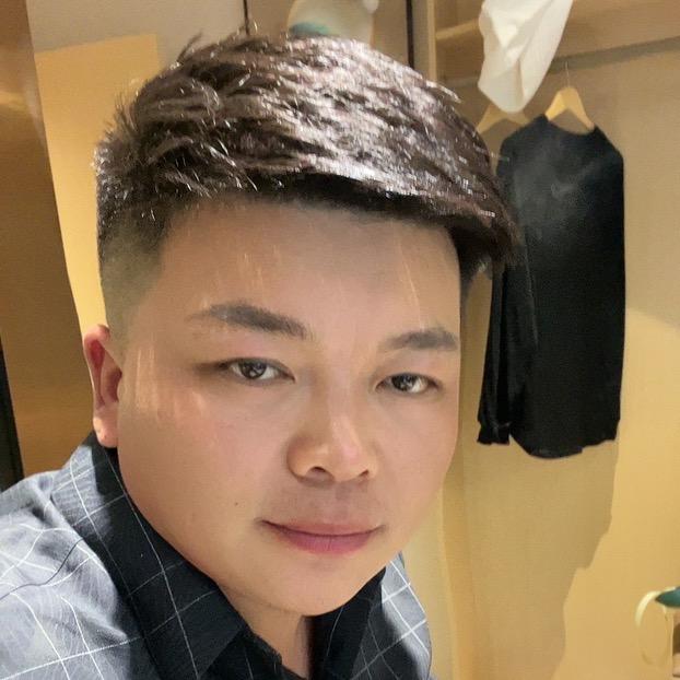 小刚吃喝玩乐