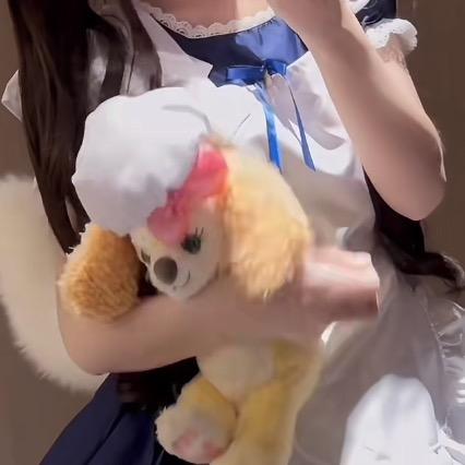 依依