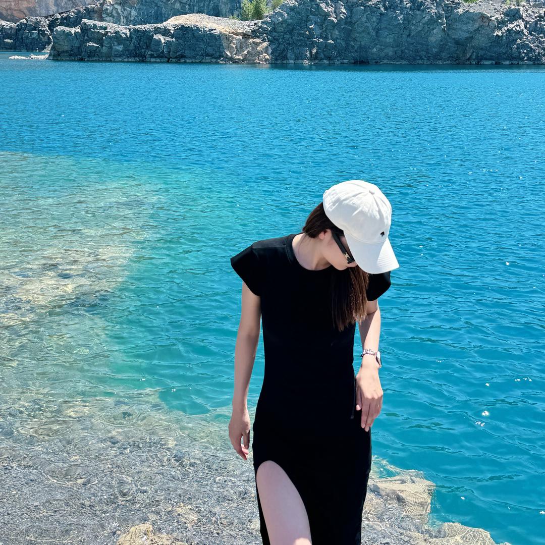 假笑女孩