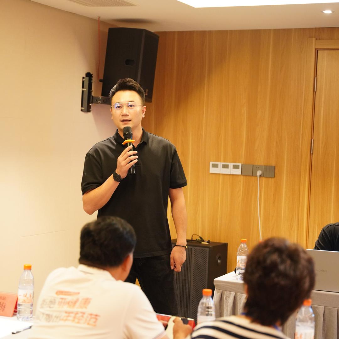 汉中主持人登凯（8～9月开班）