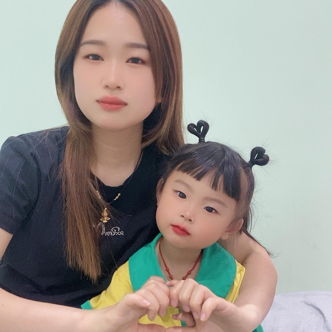 轻素 言儿