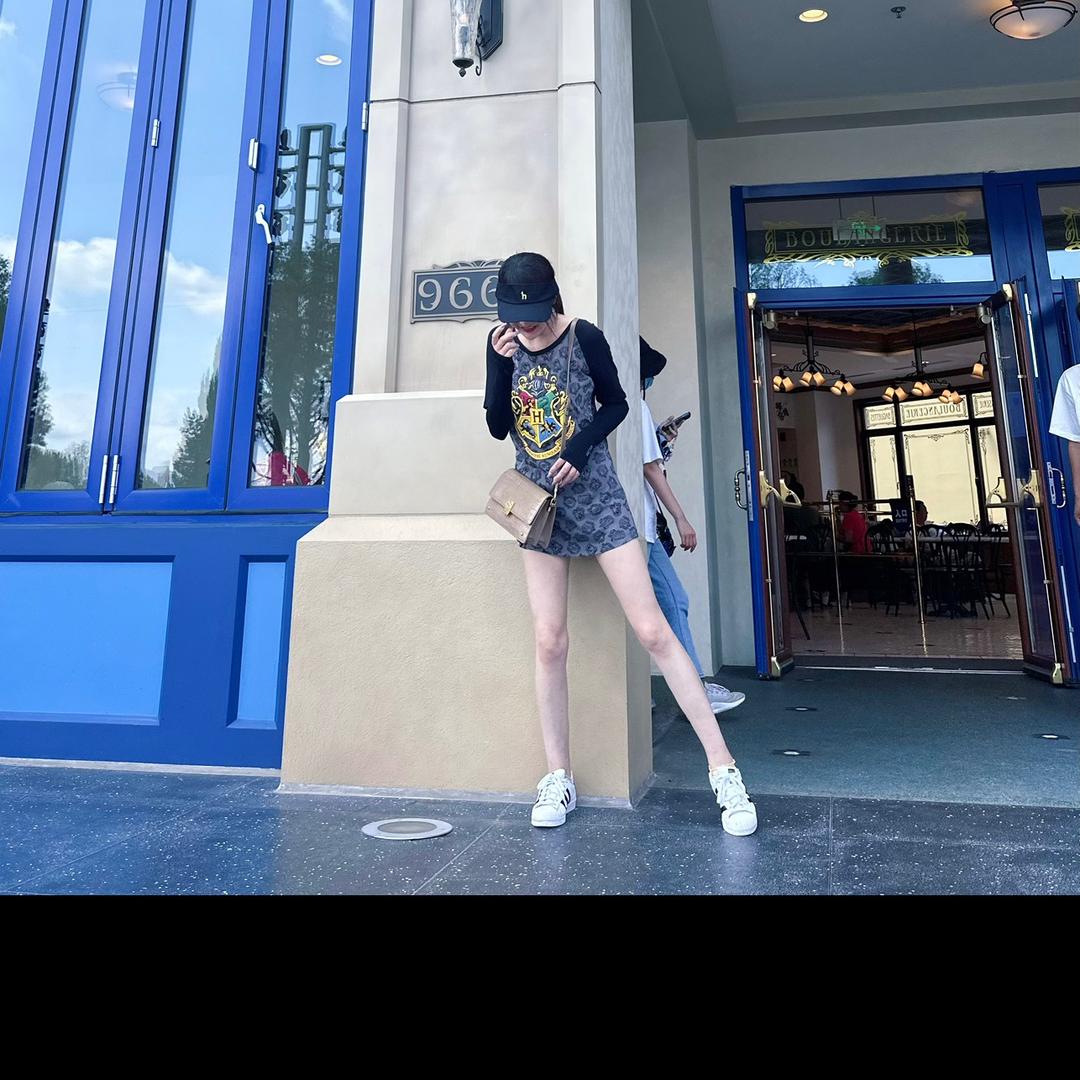 舒晗 、