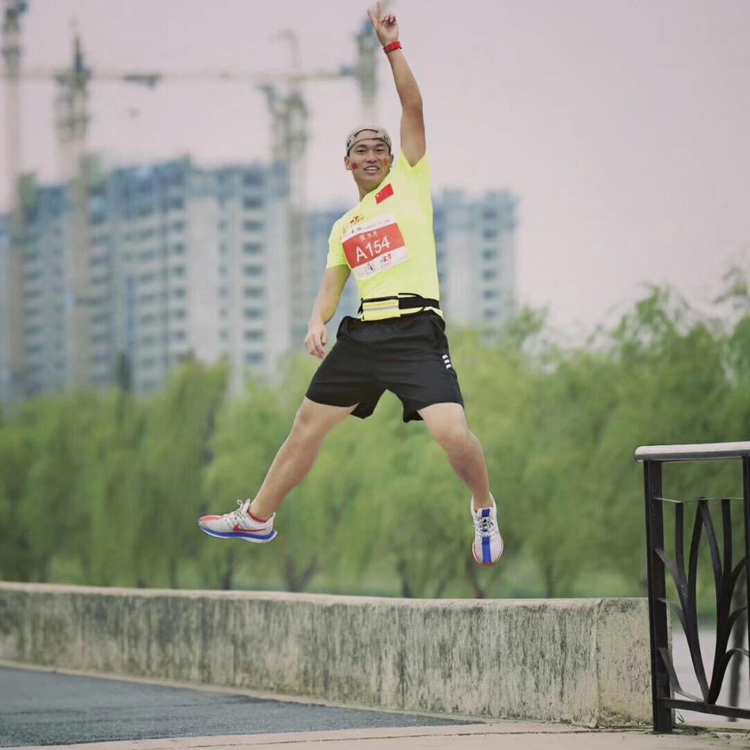 爱跑的小张