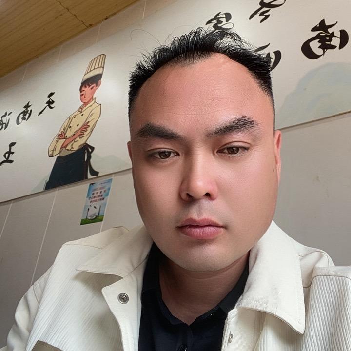 徐  余