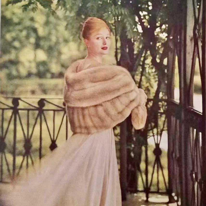 Art Deco Lady