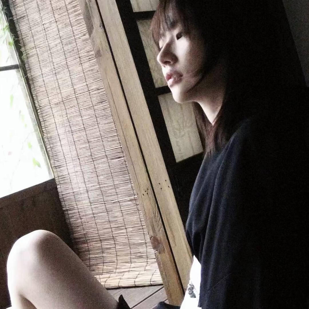 依旧给丑的点赞