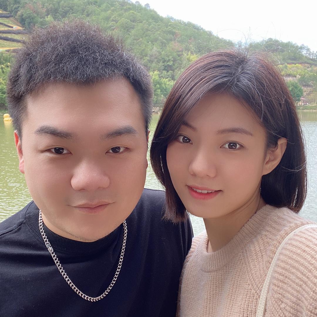阿达夫妇