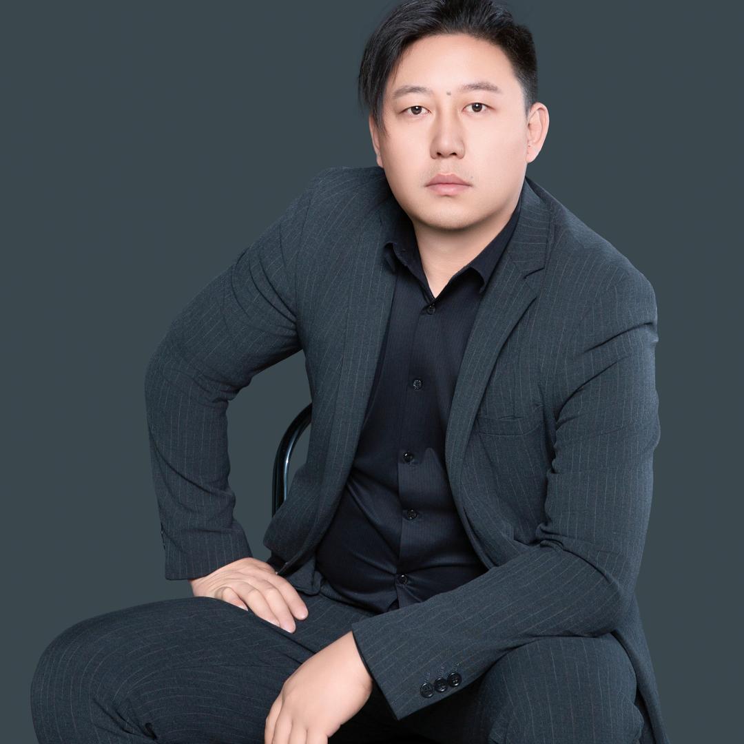 骑不快的小胡子