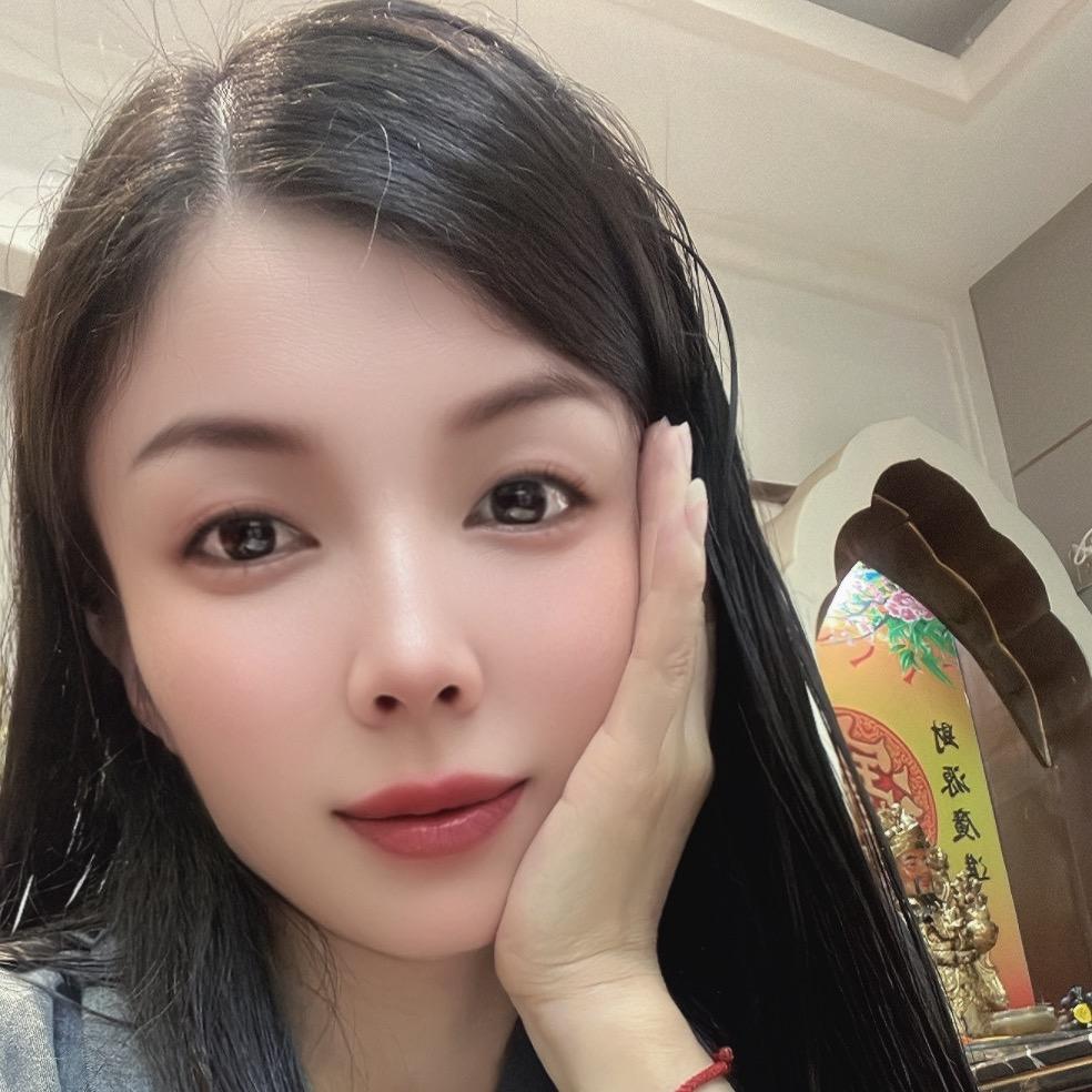 爱 💕笑的女孩💝❤️‍🔥